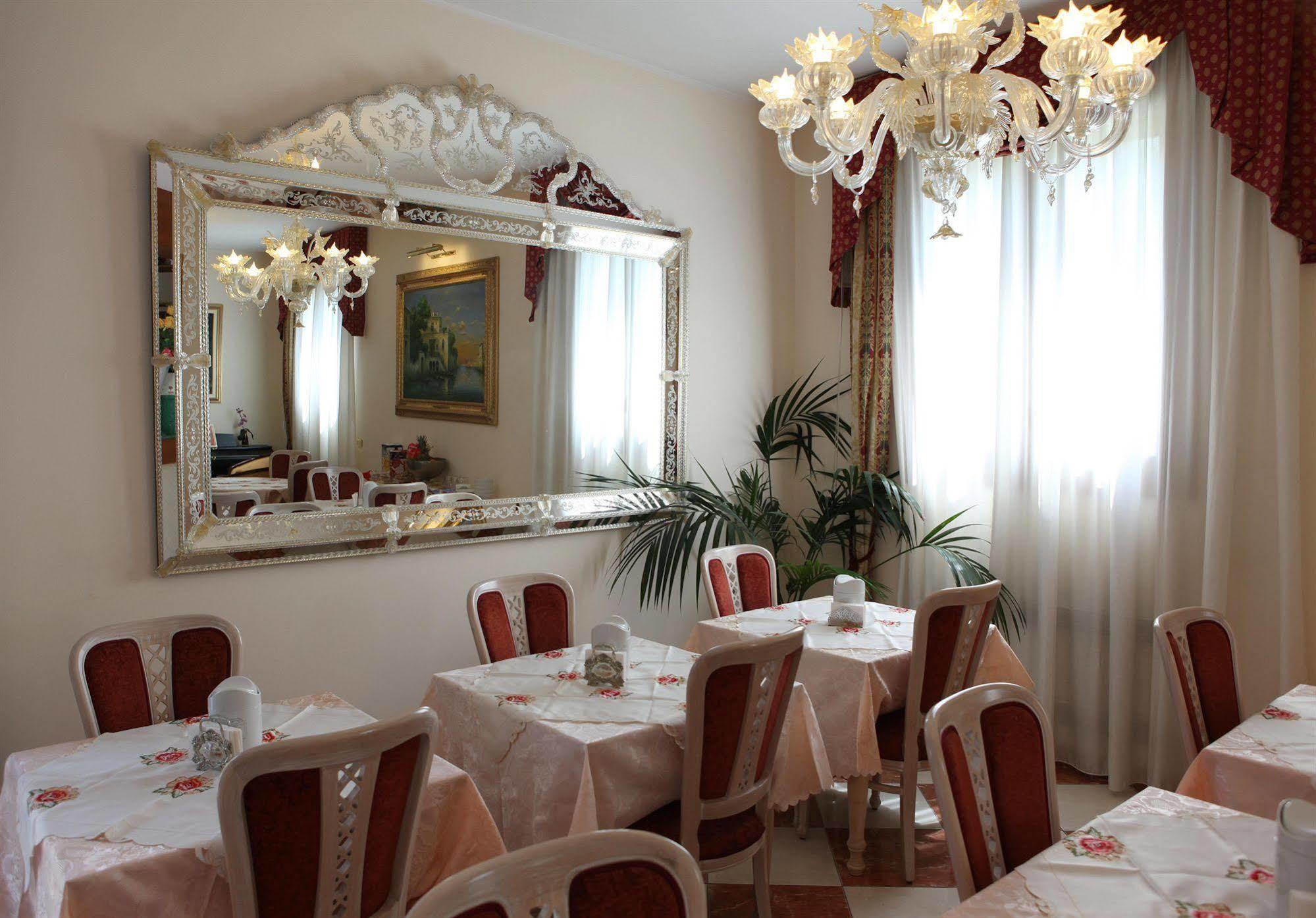 Nice Hotel Mestre Luaran gambar
