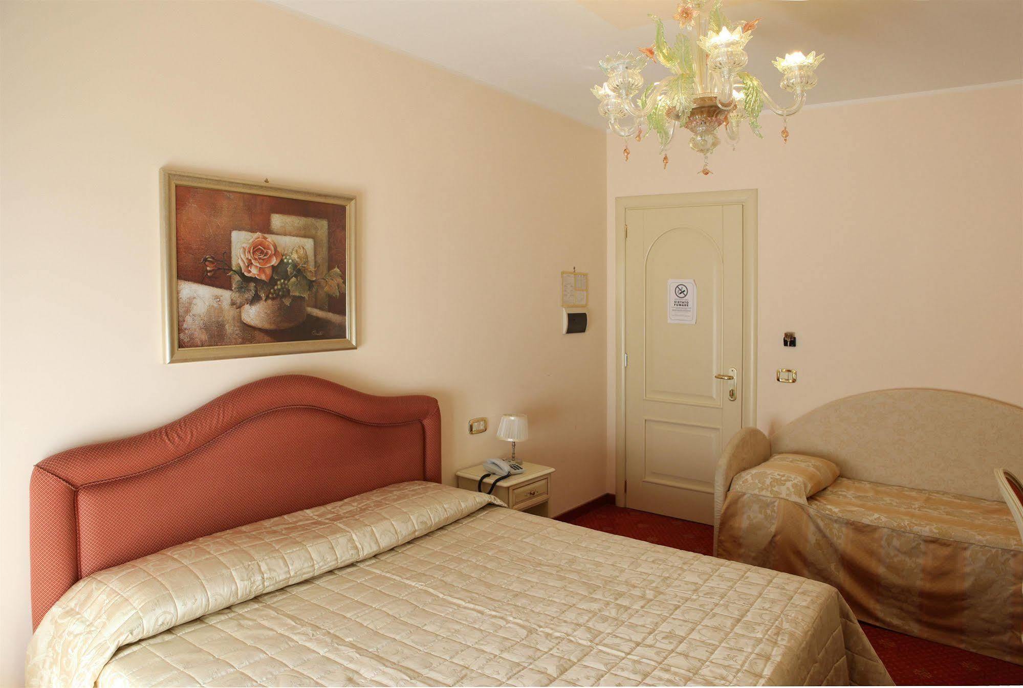 Nice Hotel Mestre Luaran gambar